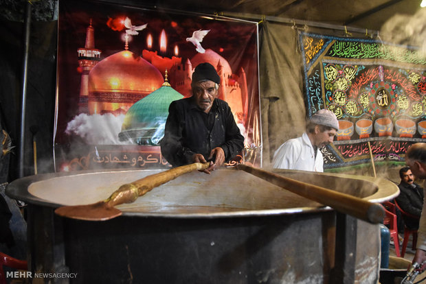 جشنواره پخت سمنوی سنتی نذری شهرضا