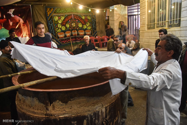 جشنواره پخت سمنوی سنتی نذری شهرضا