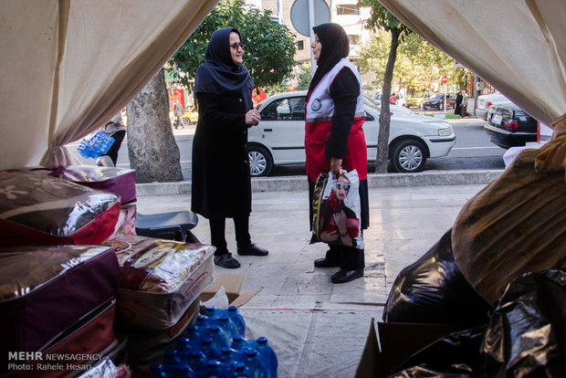 Iranians collect for quake hit compatriots