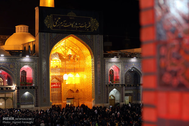 Muslims mourn Imam Reza martyrdom anniv. 