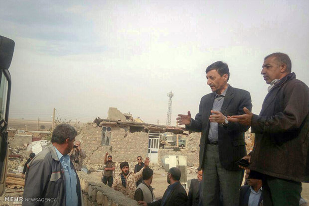 بازدید پرویز فتاح رئیس کمیته امداد امام خمینی (ره) از مناطق زلزله زده کرمانشاه