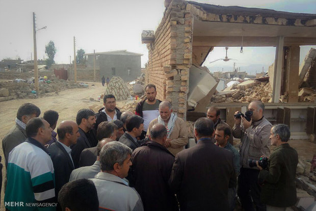 بازدید پرویز فتاح رئیس کمیته امداد امام خمینی (ره) از مناطق زلزله زده کرمانشاه