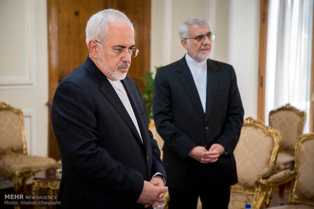 Zarif meets with UN envoy for Afghanistan