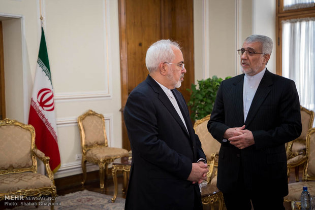 Zarif meets with UN envoy for Afghanistan