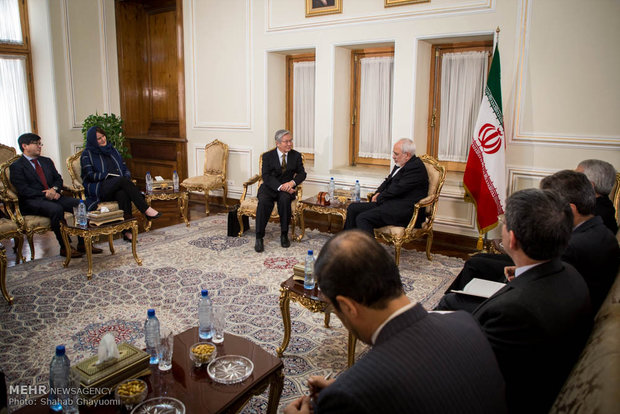 Zarif meets with UN envoy for Afghanistan