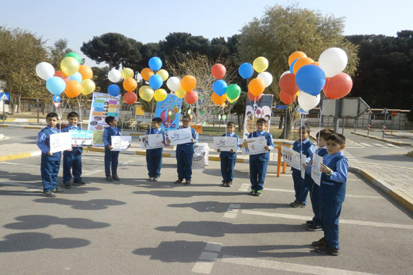 جشن بادکنک‌های رنگی در جنوب تهران برگزار شد