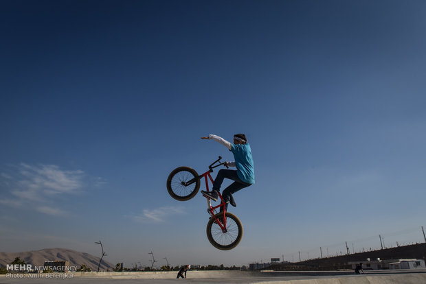 مسابقات الدرجات الهوائية الـ BMX في ايران