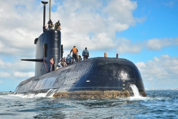 بروز نقص فنی در زیردریایی ناپدید شده آرژانتین/جستجو ادامه دارد