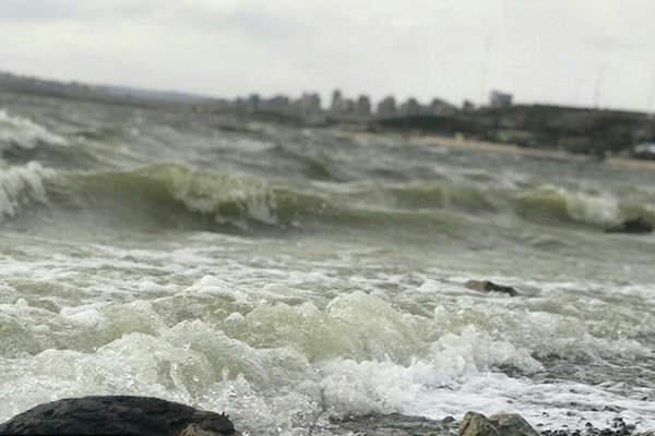 وقوع تندباد در استان اردبیل/ دریاچه «شورابیل»مواج شد