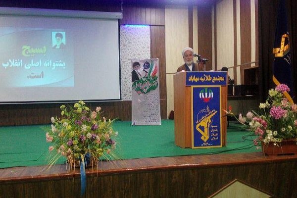 روحانیون با افکار انحرافی در جامعه مقابله کنند