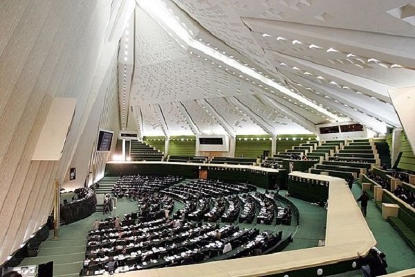 ایرانی پارلیمنٹ کے نمائندوں کا اسلامی ممالک سے اسرائيل سے سفارتی تعلقات ختم کرنے کا مطالبہ