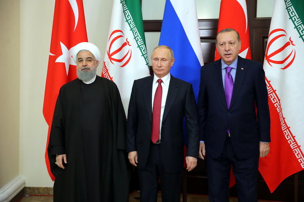 کنفرانس خبری روسای جمهور ایران، روسیه و ترکیه آغاز شد