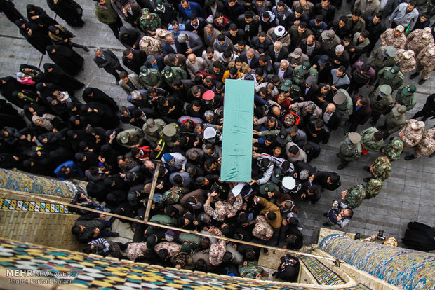 مراسم تشییع پیکر شهید مدافع حرم روح‌الله رحیمی در قزوین
