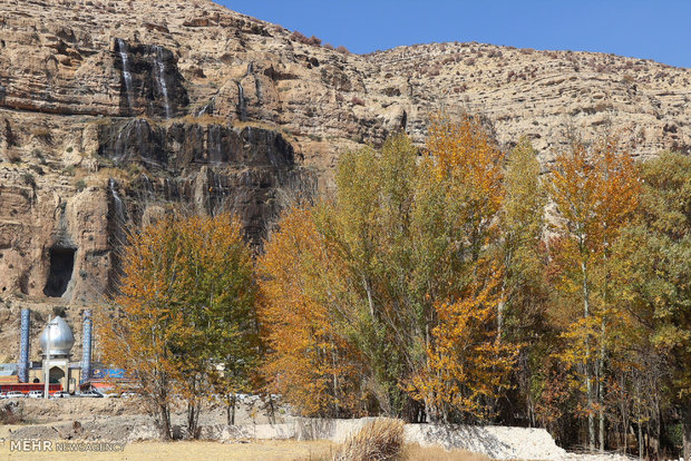 طبیعت پاییزی روستای دشت ارژن