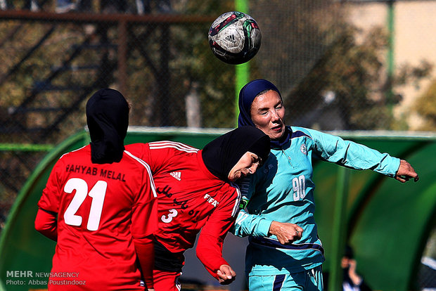 İran'daki kadınlar futbolundan kareler