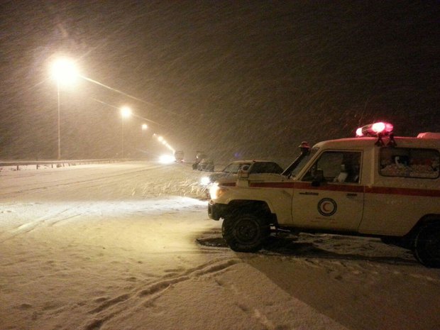 تداوم امدادرسانی به گرفتارشدگان در برف و کولاک/۴۸ نفر نجات یافتند