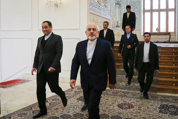 Zarif meets with Latvian amb., Afghan deputy FM