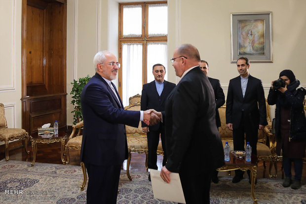 Zarif meets with Latvian amb., Afghan deputy FM