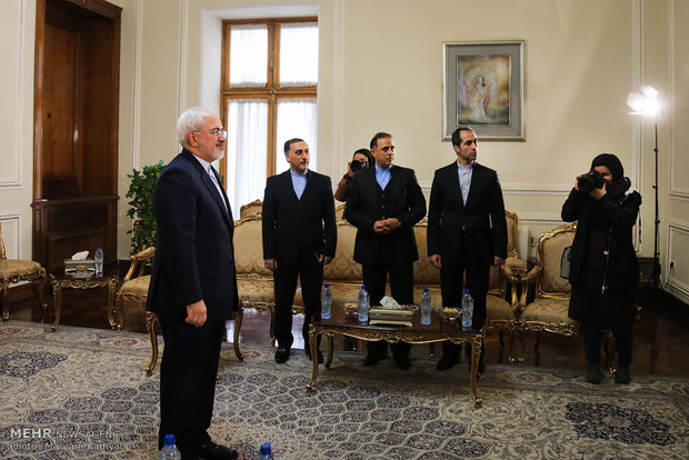 Zarif meets with Latvian amb., Afghan deputy FM