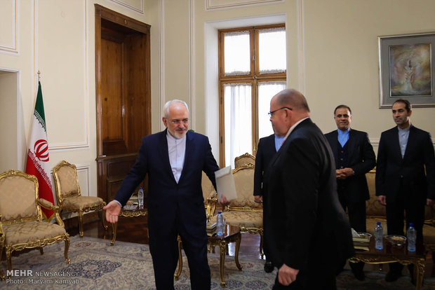 Zarif meets with Latvian amb., Afghan deputy FM