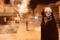 حمله نظامیان آل خلیفه به تظاهرات کنندگان بحرینی+تصاویر