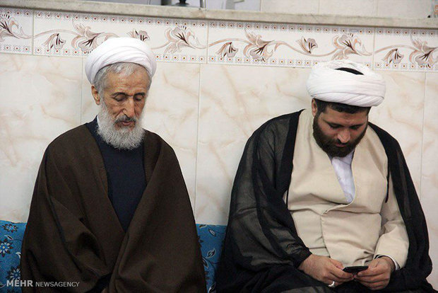 مرحوم حائری شیرازی در افشاگری علیه فتنه صریح و صادق بود