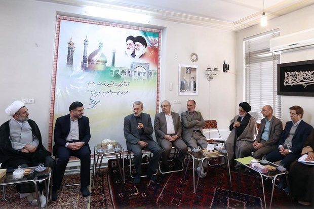 دشمنان قصد کنار زدن روحانیون از بین مردم را دارند 1 پایگاه خبری ججین ستاد برگزاری کنگره شهدای روحانی استان قم - کراپشده