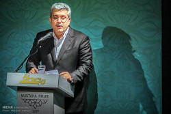 سورنا ستاری 