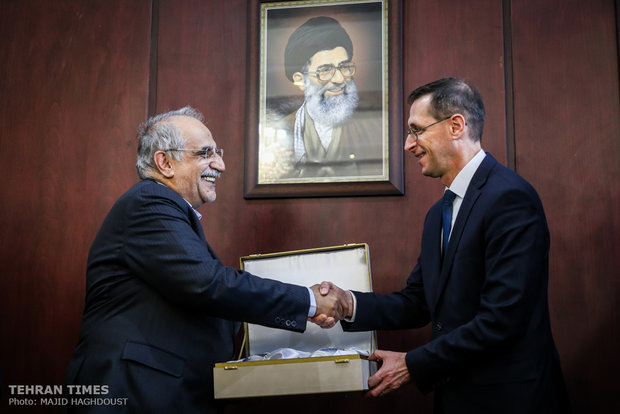 Iran, Hungary explore expansion of economic ties