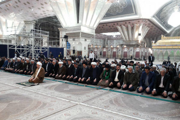 ادای احترام شرکت کنندگان سی و یکمین کنفرانس وحدت اسلامی به امام