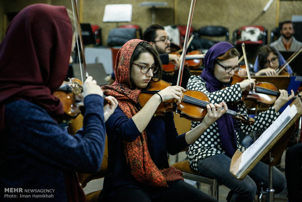 اولین جلسه تمرین ارکستر سمفونیک تهران با ارکستر جوانان جهان