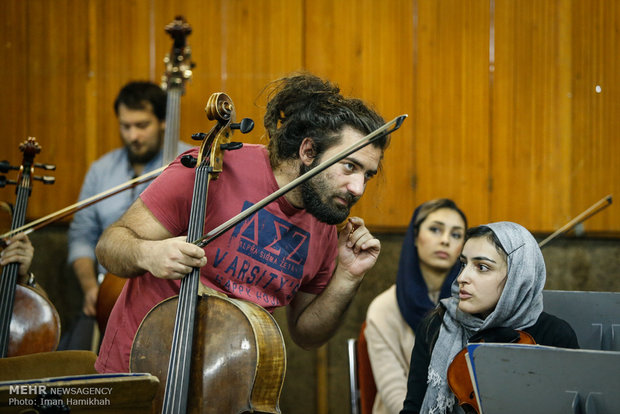 اولین جلسه تمرین ارکستر سمفونیک تهران با ارکستر جوانان جهان