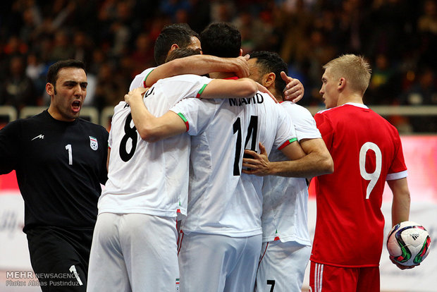 Iran beats Russia at Isfahan Futsal Tourney