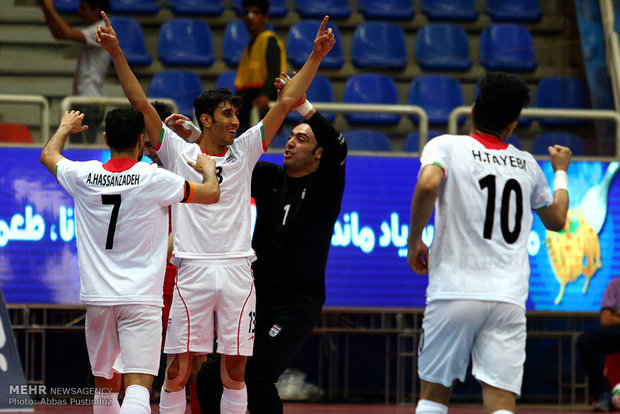 Iran beats Russia at Isfahan Futsal Tourney