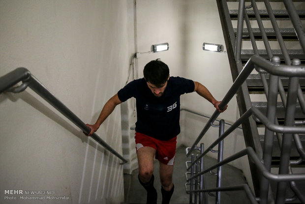 Intl. stair climbers run up Milad Tower