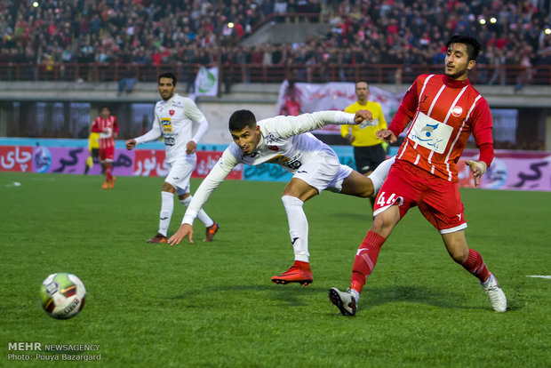 İran Futbol Süper Ligi'nin kritik maçından kareler