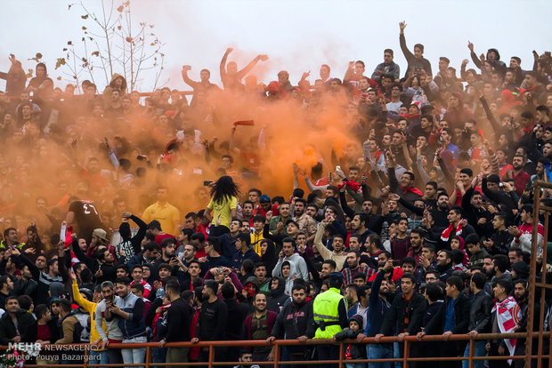 İran Futbol Süper Ligi'nin kritik maçından kareler