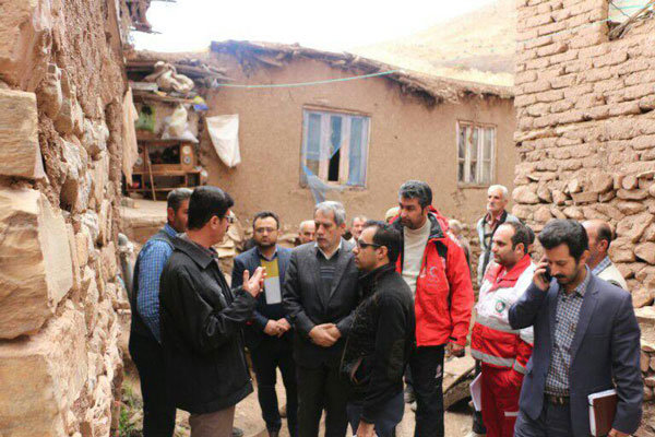 مسئولان استان قزوین از روستای زلزله زده آکوجان بازدید کردند