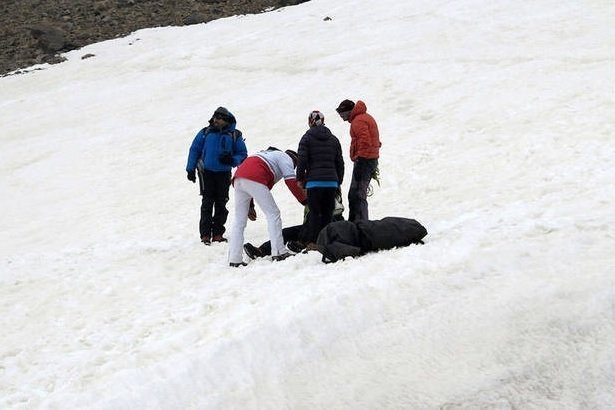 جسد «اکرم حقانی» کوهنورد مفقودی حادثه اشترانکوه پیدا شد