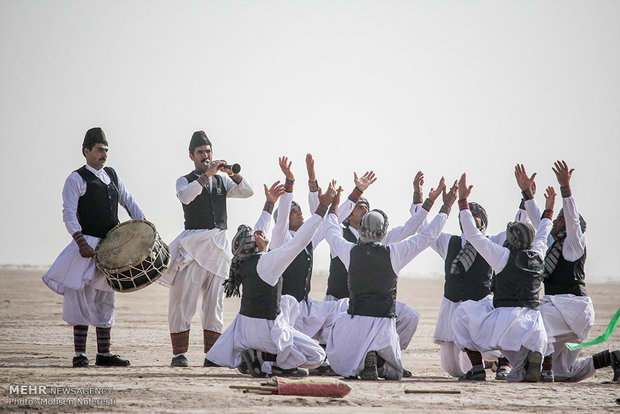 مهرجان الالعاب المحلية وركوب الجمال في خراسان الجنوبية 