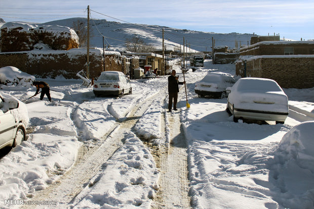 الهطولات الثلجية الأولى في زنجان غرب البلاد