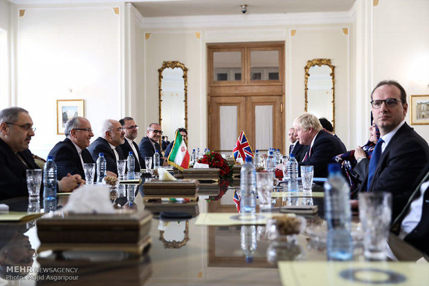 Iran, UK FMs meet in Tehran