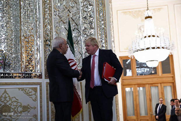 Iran, UK FMs meet in Tehran