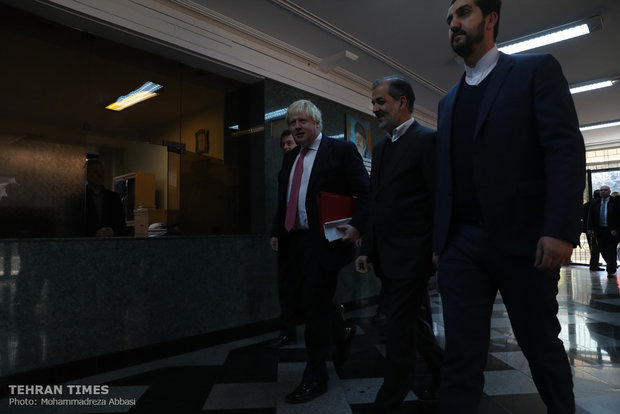 Salehi meets British foreign secretary in Tehran 