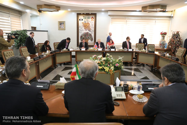 Salehi meets British foreign secretary in Tehran 