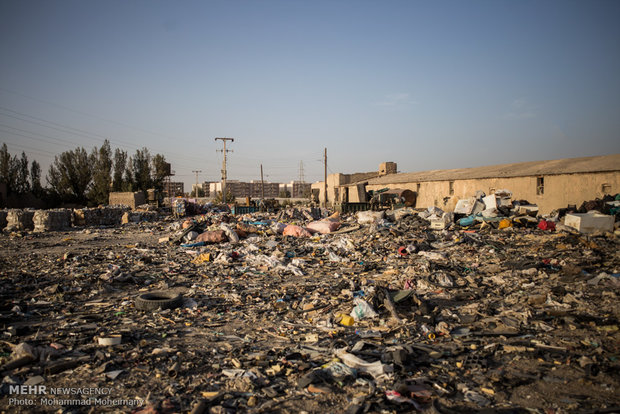 انباشت زباله در فضای شهری زابل