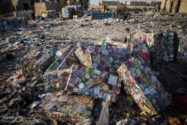 انباشت زباله در فضای شهری زابل