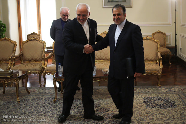 Zarif bids farewell to envoy, meets D-8 Sec. Gen.