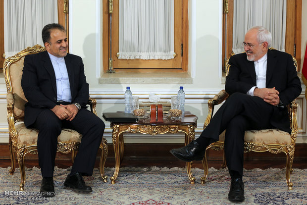 Zarif bids farewell to envoy, meets D-8 Sec. Gen.