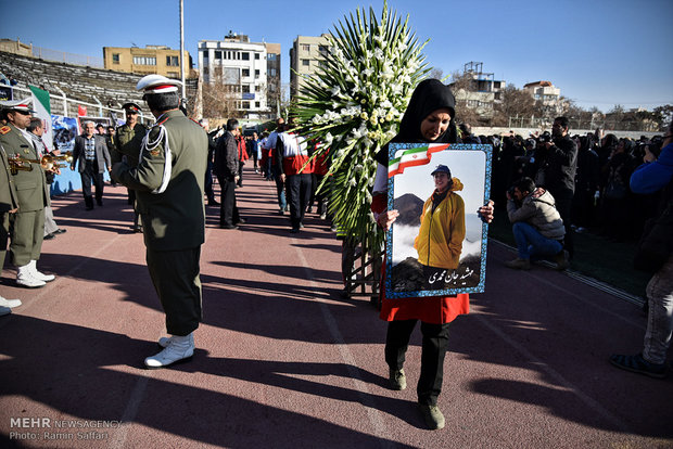 تشییع کوهنوردان جان باخته‌ در بهمن اشترانکوه